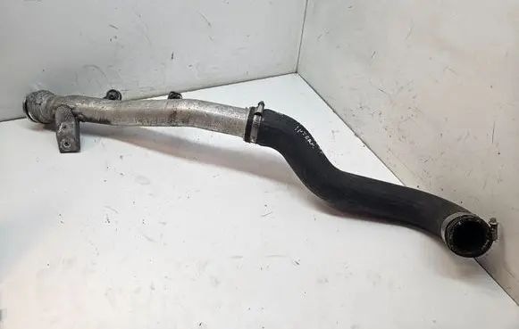 Intercooler hose/pipe