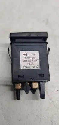 Volkswagen PASSAT B5.5 Windscreen/window heater switch 3b0959621c