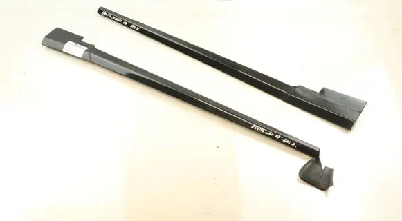 BMW M6 Rear door glass trim molding 7905423 7905424