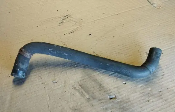 Nissan Note (E11) Engine coolant pipe/hose