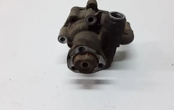 Volkswagen Golf IV Power steering pump 1J0422154B