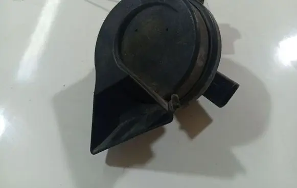 Volkswagen Polo IV 9N3 Horn signal