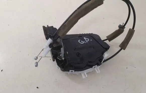 Honda CR-V Rear door lock L8814110F1
