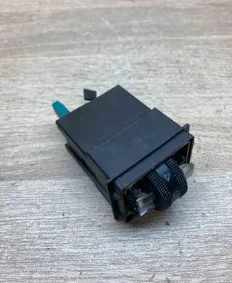 Audi A6 S6 C6 4F Seat heating switch 8E0963563 4E0963563A