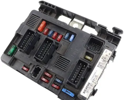 Peugeot 307 Fuse module T118470002E 9643498980