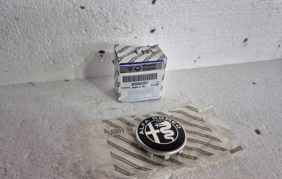 Alfa Romeo Giulietta Original wheel cap 50541227 71808019