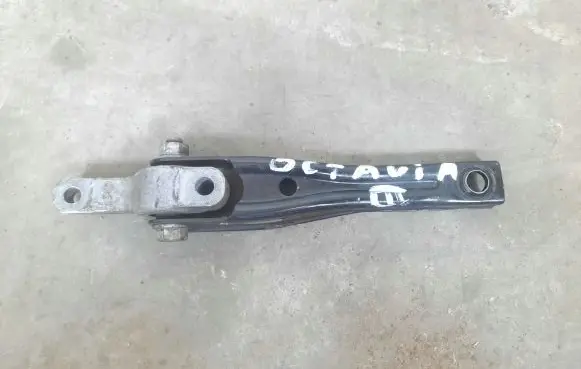 Skoda Octavia Mk3 (5E) Engine mount bracket 5Q0199855Q