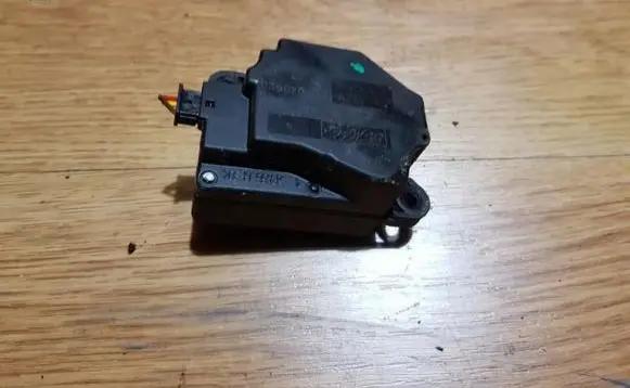Volvo C30 Air flap motor/actuator 4n5h19e616ac 6652a