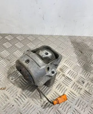 Audi Q5 SQ5 Engine mount bracket 8R0199381