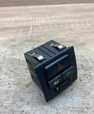 BMW 3 E90 E91 Hazard light switch 9132421