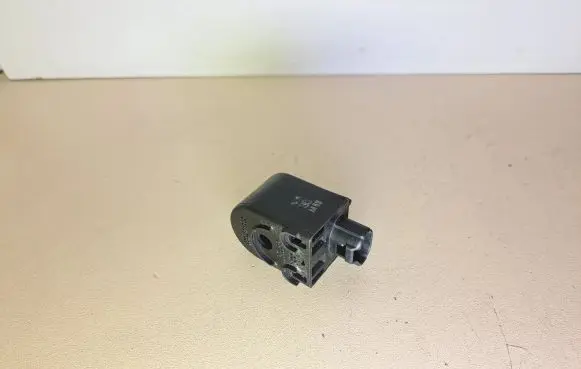 Subaru Outback Seat belt warning relay 88021AG030 0689004130
