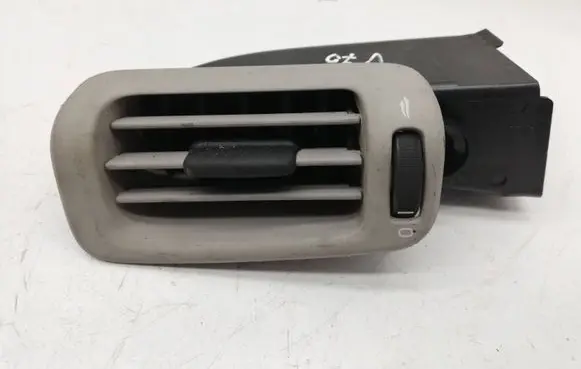 Volvo V70 Air vent grill in roof 06e5366