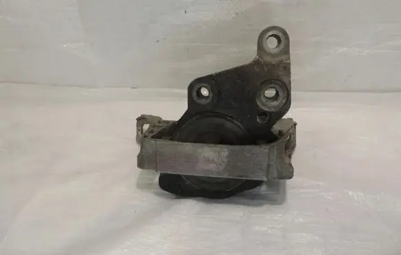 Ford Kuga II Engine mount vacuum valve F1F16F012AC