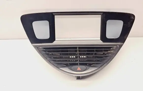 Subaru Tribeca Dashboard center trim panel 66065XA01A