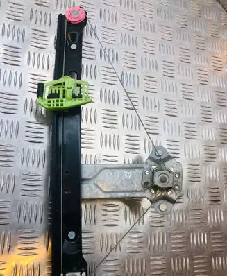 BMW 1 E81 E87 Front door electric window regulator 