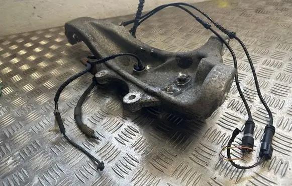 Front wheel hub
