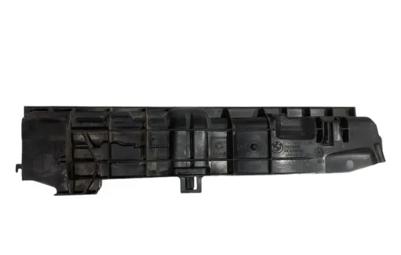 Radiator mount bracket