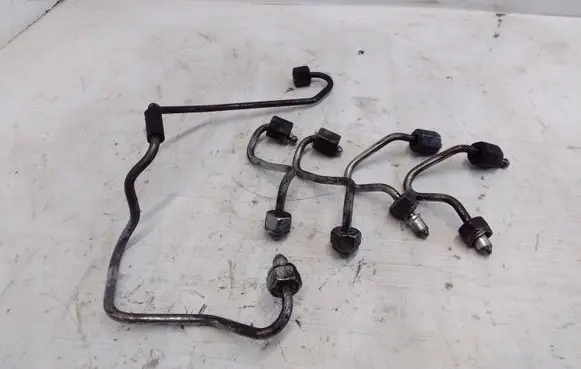 BMW 3 E90 E91 Fuel injector supply line/pipe 