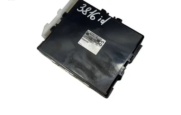 Toyota Avensis T270 Other control units/modules 8968105130 MB2850003350
