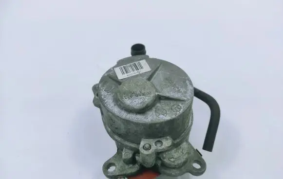 Renault Trafic I Vacuum pump 8200781547