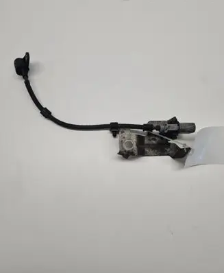 Volkswagen PASSAT B6 Crankshaft position sensor 9805940