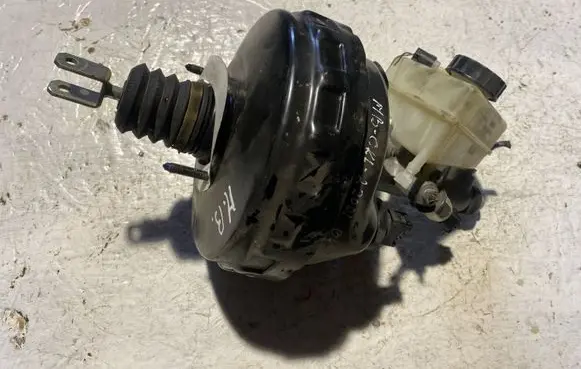 Mercedes-Benz C W203 Brake booster A0054305030 03784921024 0250784921