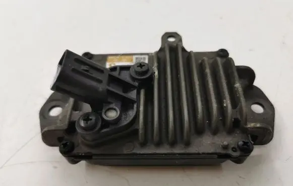 Toyota RAV 4 (XA50) Distronic sensor radar 8821033120