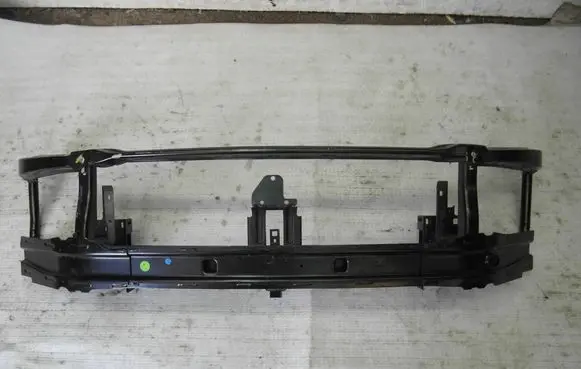 Volkswagen PASSAT B9 Headlight/headlamp mounting bracket 3J0807651