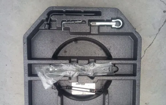 Toyota Avensis T270 Glove box in trunk 