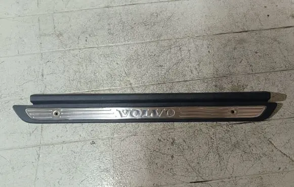 Volvo S40, V40 Front sill trim cover 30818422
