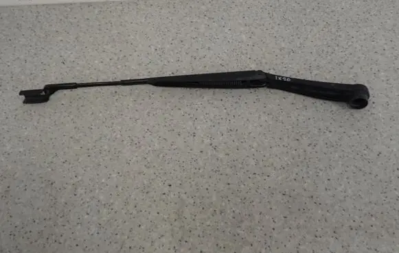 Hyundai ix20 Front wiper blade arm 