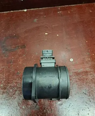 Volvo V70 Mass air flow meter 0281002730 2901645 30677999