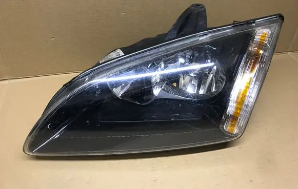Ford Focus Headlight/headlamp 4M5113W030KE