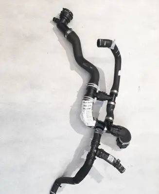 Engine coolant pipe/hose