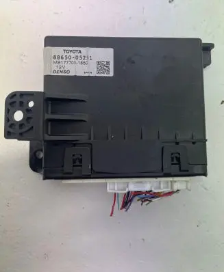 Toyota Avensis T270 Other control units/modules 8865005251 MB1777001850