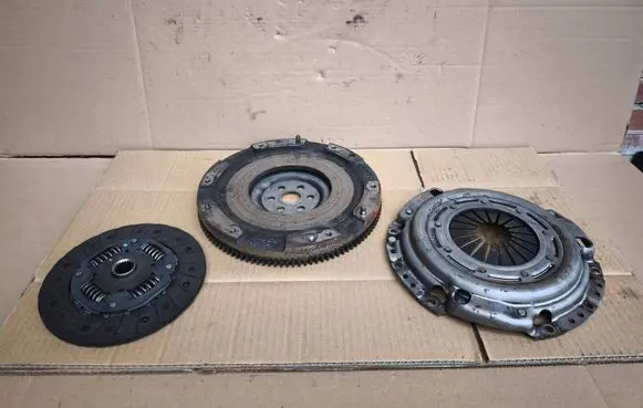 Mazda 2 Clutch set kit KA063