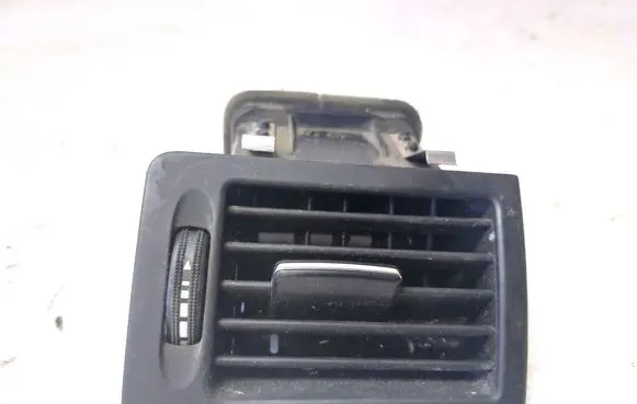 Mercedes-Benz C W204 Dashboard side air vent grill/cover trim A2048300854