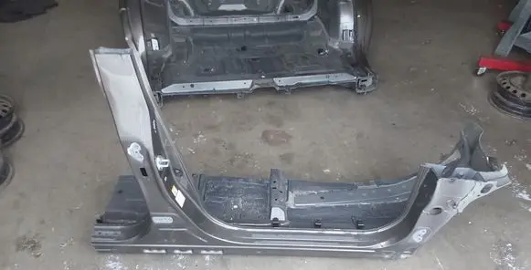 Toyota RAV 4 (XA40) Pillar (middle) 