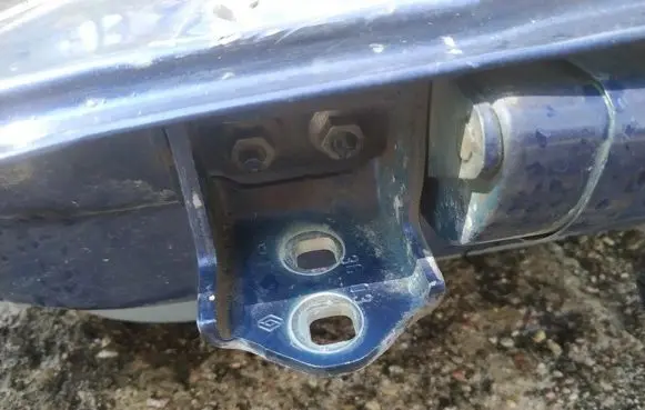 Renault Scenic II - Grand scenic II Rear door lower hinge