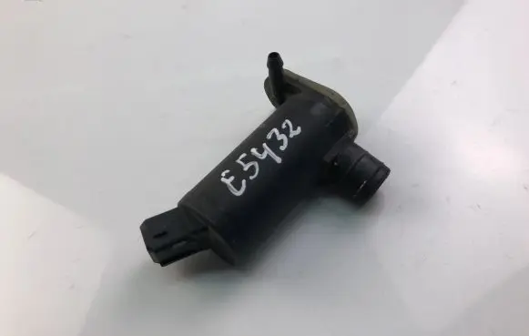 Ford Cougar Windscreen/windshield washer pump 93BB17K624BA