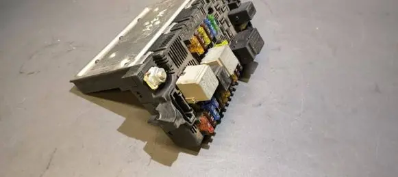Mercedes-Benz E W211 Fuse module 2115454201