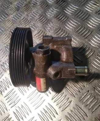 Volvo S40, V40 Power steering pump 26083376