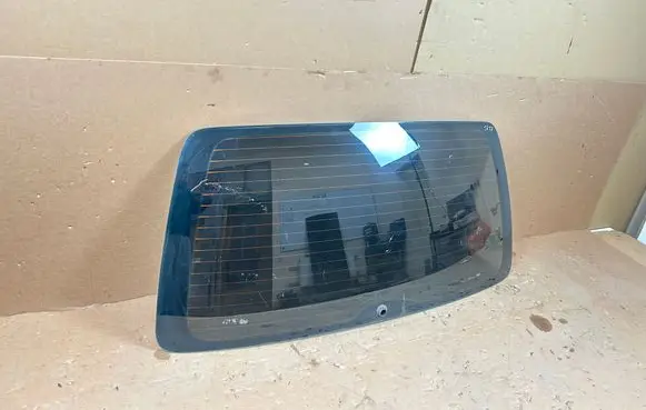 Volkswagen Caddy Rear windscreen/windshield window 2K0845503F