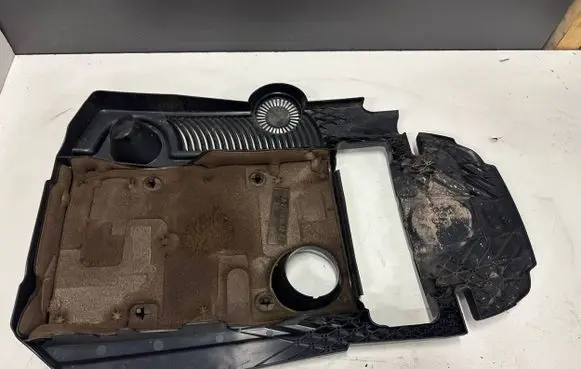 Mercedes-Benz C W204 Engine cover (trim) A2710101267