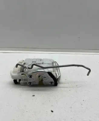 Suzuki Vitara (LY) Front door lock 8220254PB2