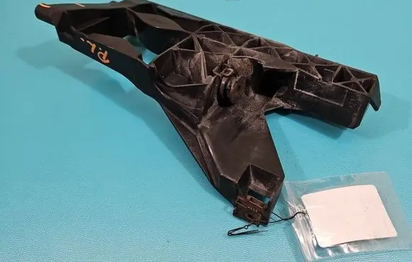 Front bumper mounting bracket