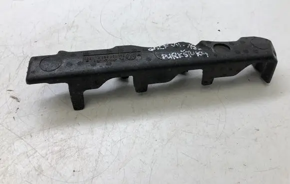 Volkswagen Golf VII Other engine bay part 04L130380F