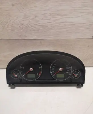 Ford Mondeo Mk III Speedometer (instrument cluster) 3S7F10841 44ZU187