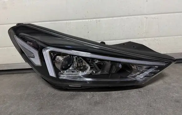 Hyundai Tucson TL Headlight/headlamp 92102D7600
