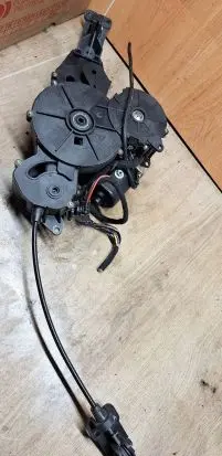 Peugeot 807 Sliding door motor assembly 16835853 PA6409FV